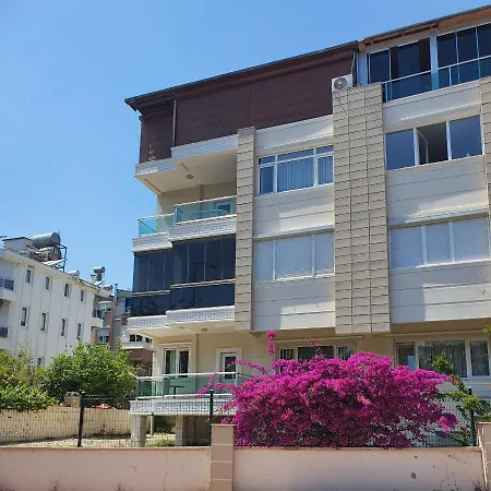 House By The Apartman